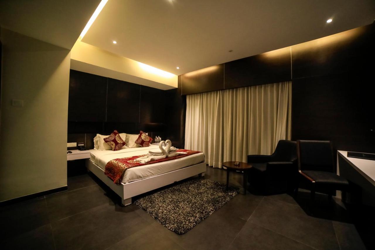 โรงแรมเยอรมัน พาเลซ กันตินาการ์ ภายนอก รูปภาพ